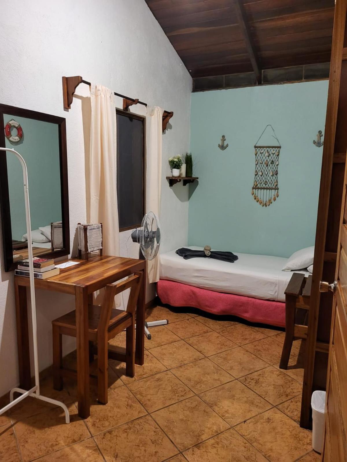 Escape Caribeno Hotel Puerto Viejo de Talamanca Bagian luar foto