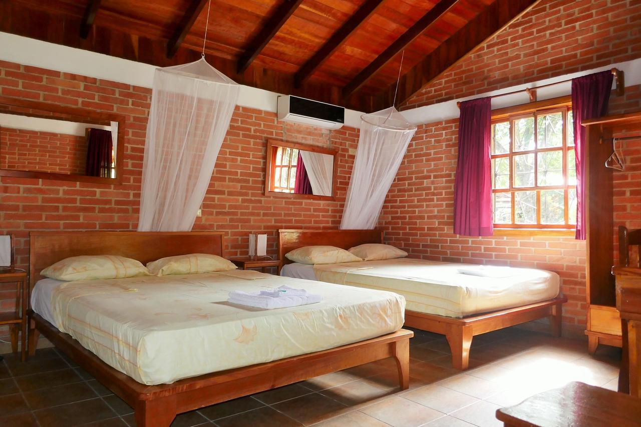 Escape Caribeno Hotel Puerto Viejo de Talamanca Bagian luar foto