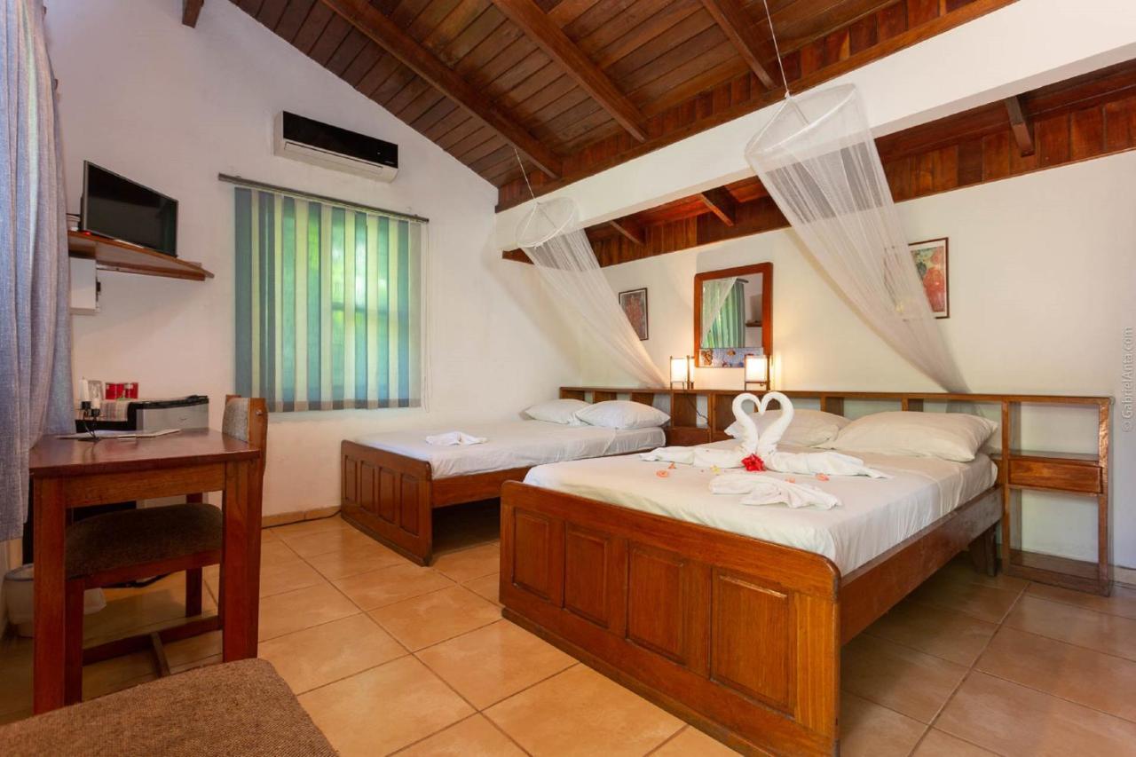Escape Caribeno Hotel Puerto Viejo de Talamanca Bagian luar foto